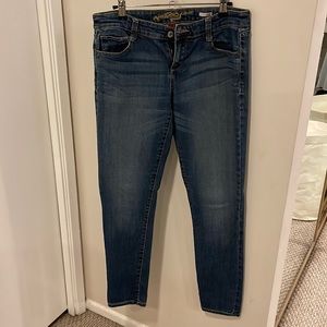 Arizona Jeans - Medium Wash - Size 9 Long